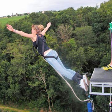 Saut à l'élastique au Mans proche de Paris — saut à l'élastique à Saint-Georges-le-Gaultier