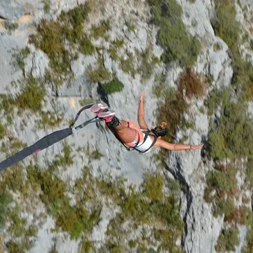 Saut à l’Élastique au Pont de l'Artuby dans le Verdon — saut à l'élastique à Trigance