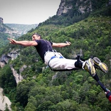 Saut à l’élastique près d'Alès — saut à l'élastique à Banne
