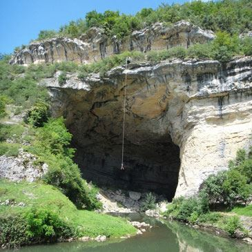 Saut à l'élastique près de Foix - Grotte du Mas d'Azil — saut à l'élastique à Le Mas-d'Azil