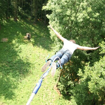 Saut à l’Élastique près de Verdun — saut à l'élastique à Exermont