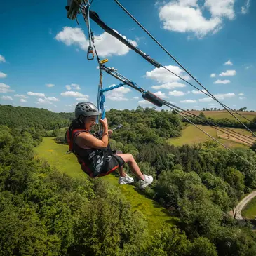 Saut Pendulaire depuis un Viaduc près de Caen — saut à l'élastique à Souleuvre-en-Bocage