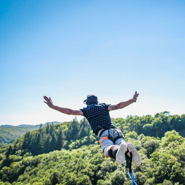 Week-end à Saint-Lô et Saut à l'Élastique en Normandie — saut à l'élastique à Souleuvre-en-Bocage